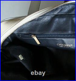 Auth CHANEL CC Logo Blue Fabric & Cream Patent Leather Hand Bag