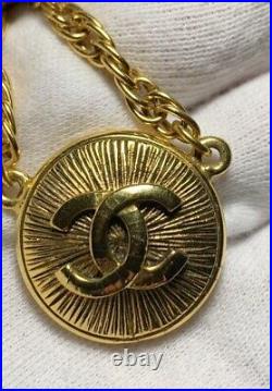 Auth CHANEL Gold Plated CC Logos Round Vintage Necklace Pendant Choker with Box