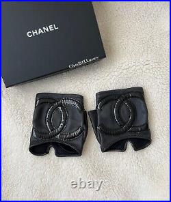 Auth Chanel 17P Classic CC Logo Black Fingerless Gloves