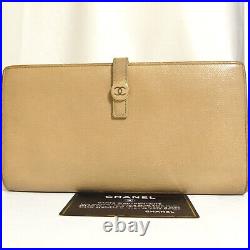 Auth Vintage Chanel Coco Button Bifold Long Wallet Beige Leather Made in Italy