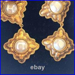 CHANEL Earrings AUTH Coco Logo Mark Vintage Gold Rare Pearl 3 Swing CC Old F/S