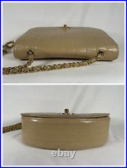 Chanel Matelasse Beige Leather Chain Shoulder Bag Gold Turn Lock Vintage Auth
